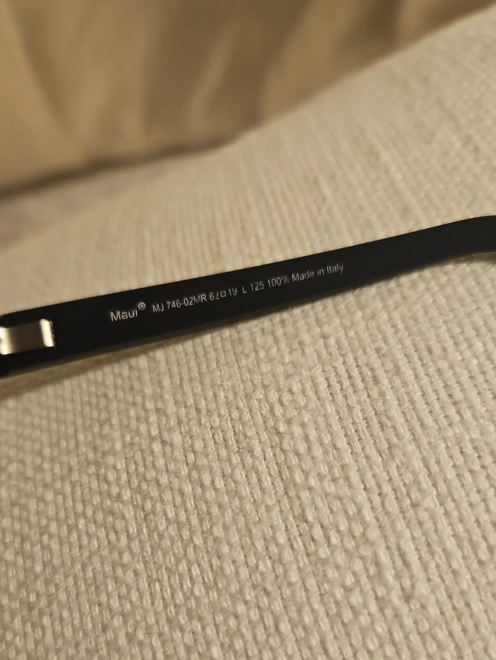 Men's Black Polarized Sunglasses - Classic UV Protection.Maui Jim.